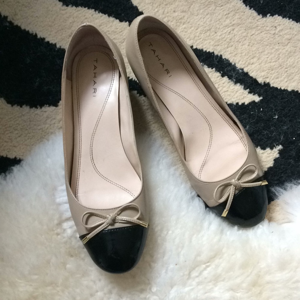 Tahari Maisy two tone Chanel style heels